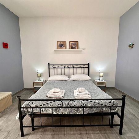 نابولي B&B I Tre Santi المظهر الخارجي الصورة