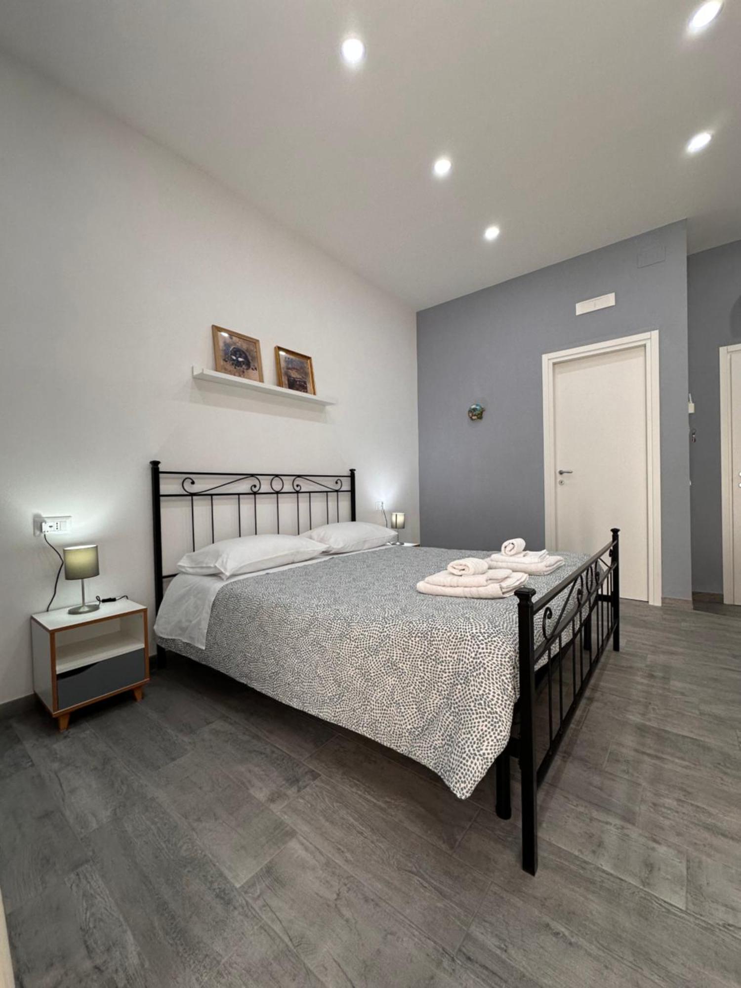 نابولي B&B I Tre Santi المظهر الخارجي الصورة