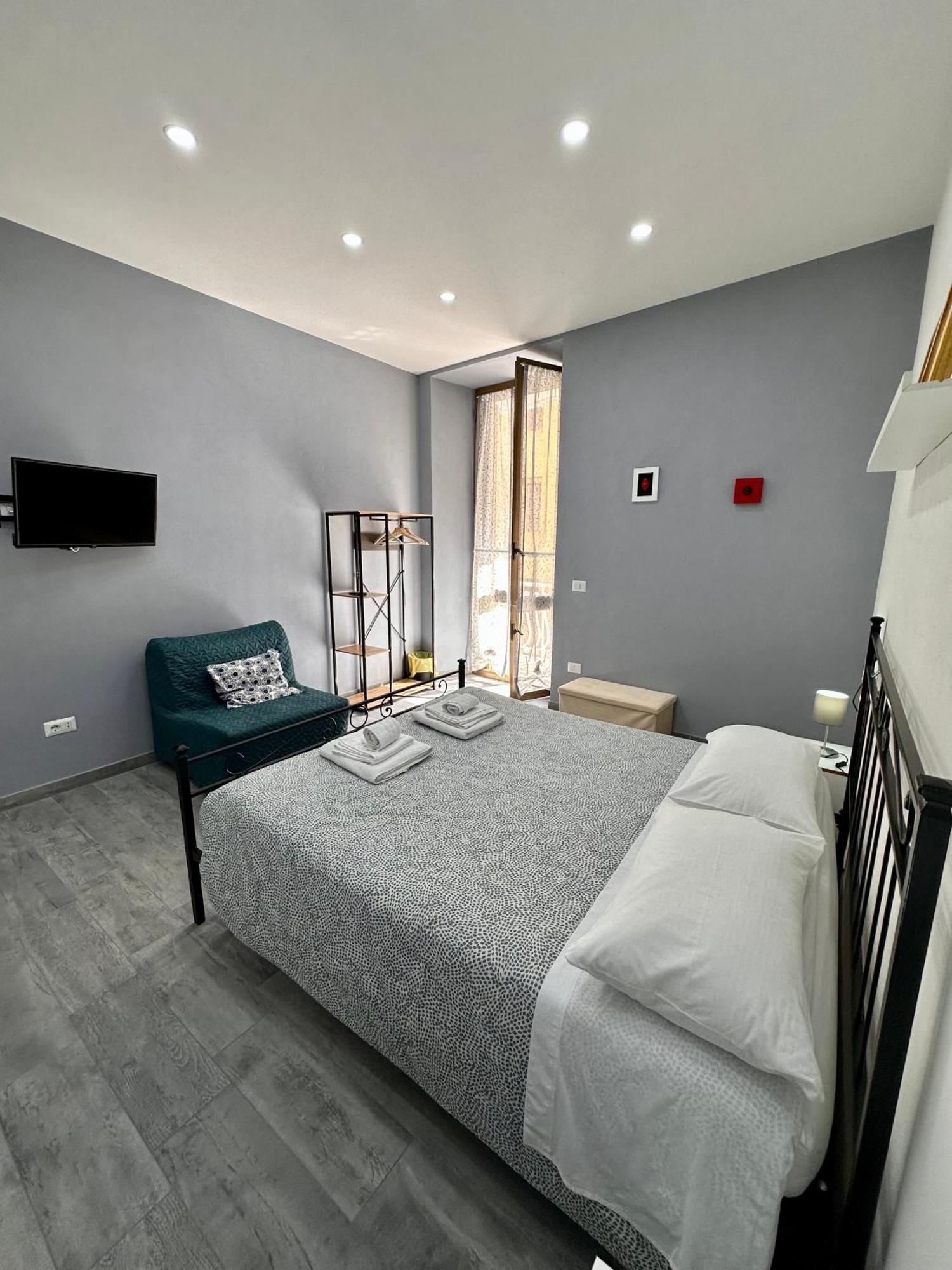 نابولي B&B I Tre Santi المظهر الخارجي الصورة