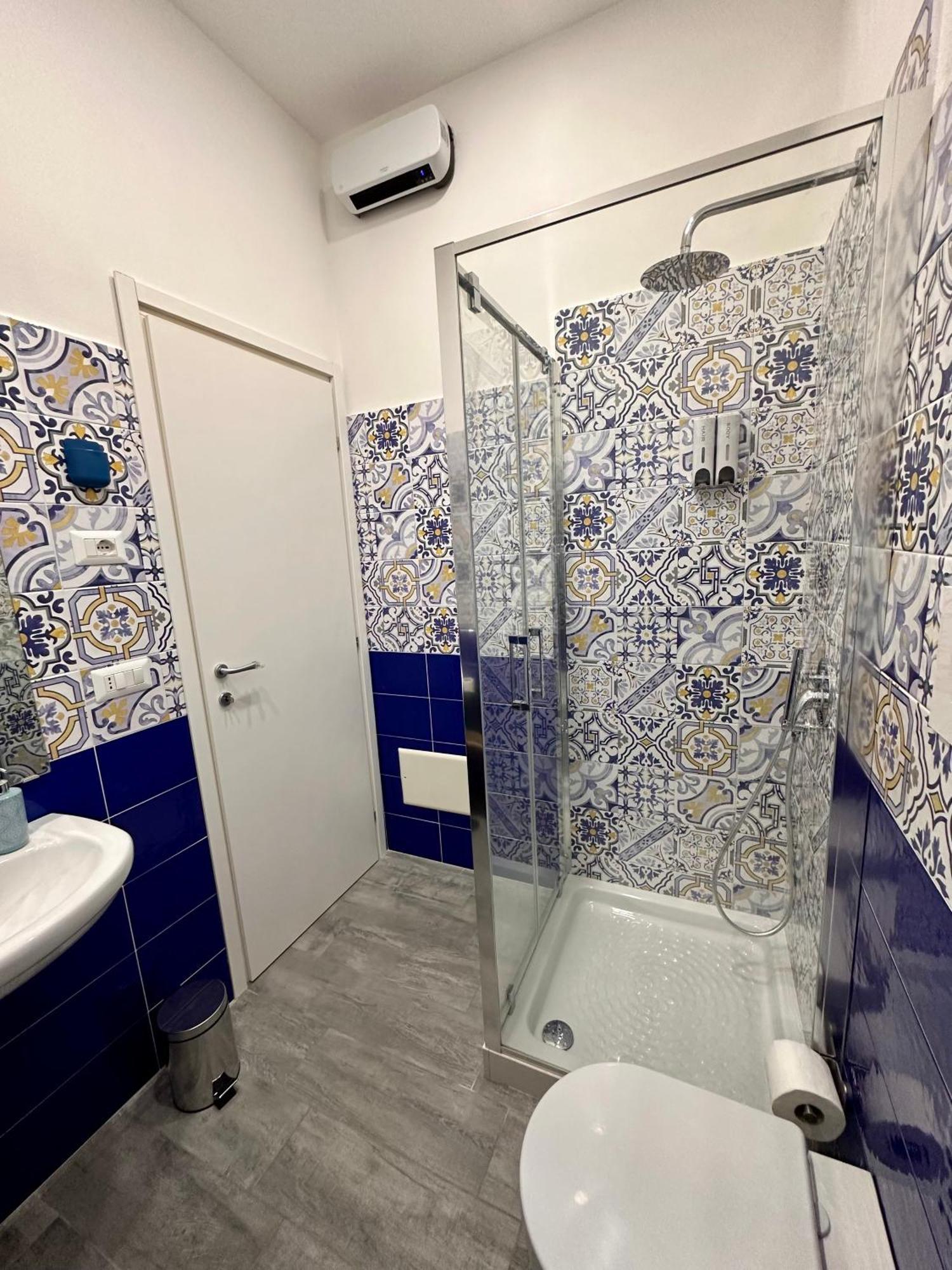نابولي B&B I Tre Santi المظهر الخارجي الصورة